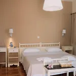 公寓 Lorraine's Style Studios, Shared Swimming Pool And Bbq Only For Guests At Simotata Village *