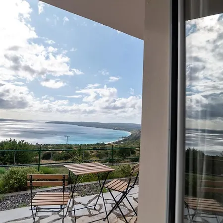 Lorraine's Style Studios, Swimming Pool And Bbq Only For Guests Apartment *
