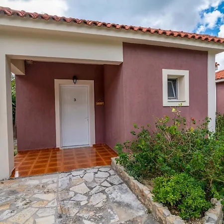 Lorraine's Style Studios, Swimming Pool And Bbq Only For Guests Apartment Lourdata (Kefalonia)