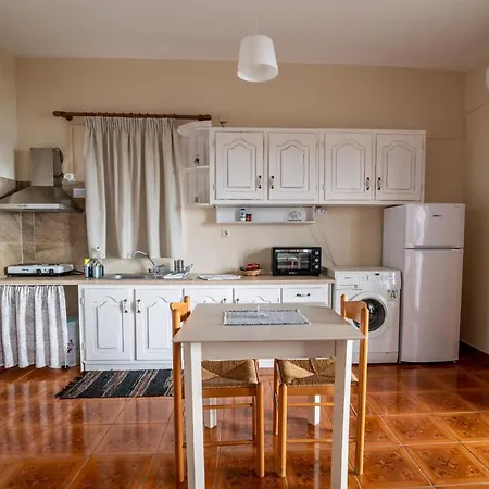 Apartment Lorraine's Style Studios, Swimming Pool And Bbq Only For Guests Lourdata (Kefalonia)