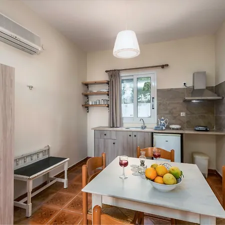 Lorraine's Style Studios, Swimming Pool And Bbq Only For Guests * Lourdata (Kefalonia)