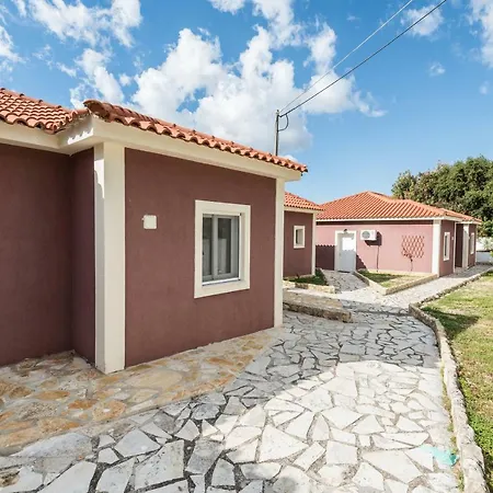 Apartment Lorraine's Style Studios, Swimming Pool And Bbq Only For Guests Lourdata (Kefalonia)