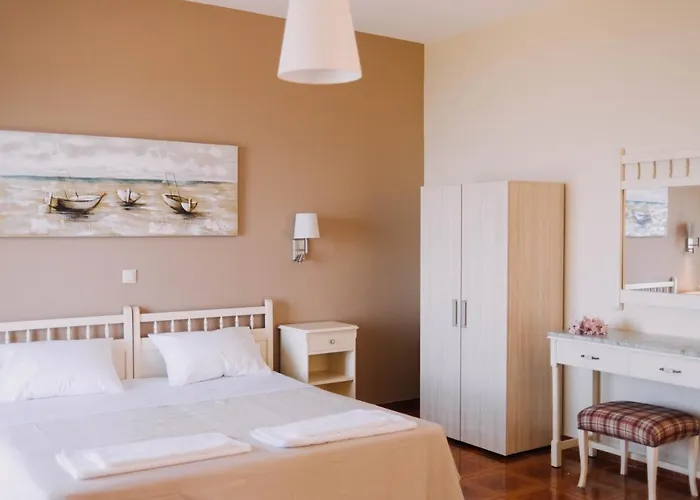 Lorraine's Style Studios, Shared Swimming Pool And Bbq Only For Guests At Simotata Village Apartament