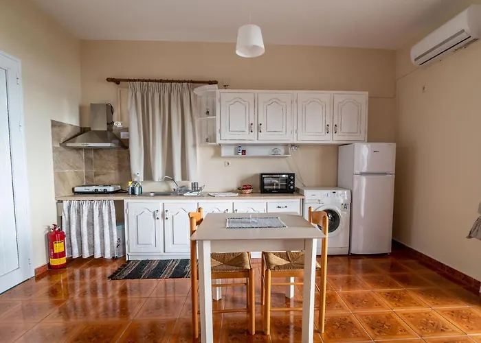 Apartament Lorraine's Style Studios, Shared Swimming Pool And Bbq Only For Guests At Simotata Village Lourdata (Kefalonia)