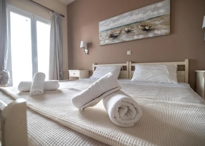 Lorraine's Style Studios, Shared Swimming Pool And Bbq Only For Guests At Simotata Village Apartament
