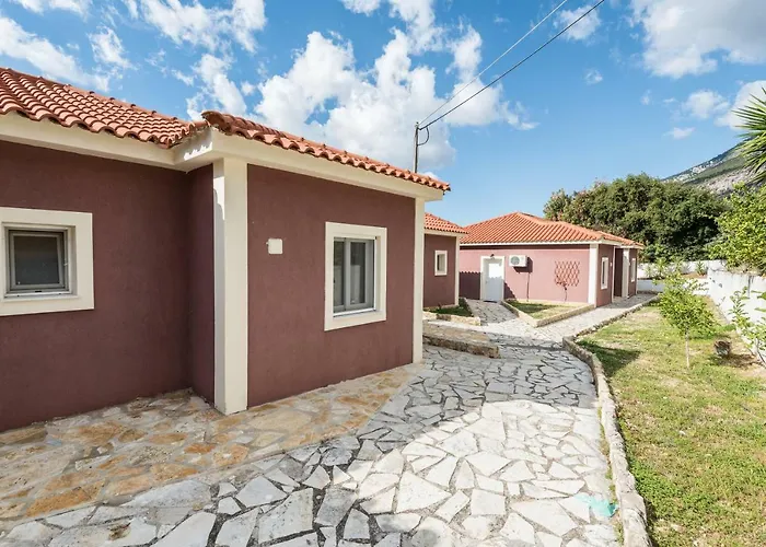 Apartament Lorraine's Style Studios, Shared Swimming Pool And Bbq Only For Guests At Simotata Village Lourdata (Kefalonia)